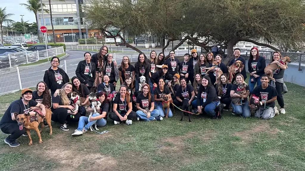 Bazar beneficente Ajude um Indefeso